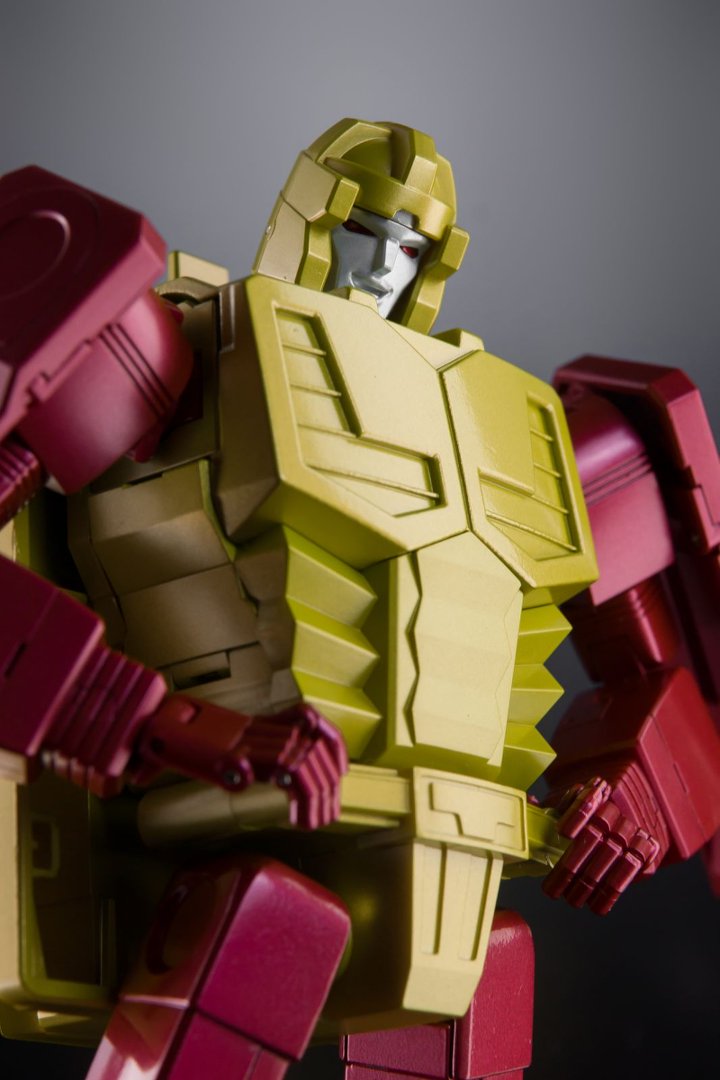 XTransbots MX-70 Varek Zarak