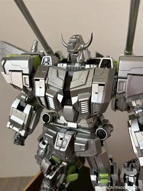 IRONTRANS IR-V02R Lion King (Dark Version)