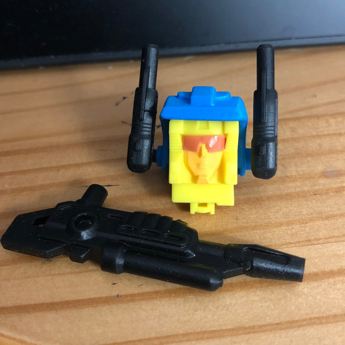 G1 Nightbeat Headmaster & Upgrade Set